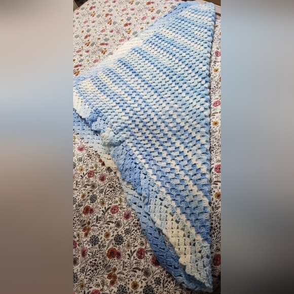 Crochet baby blanket - Picture 2 of 5